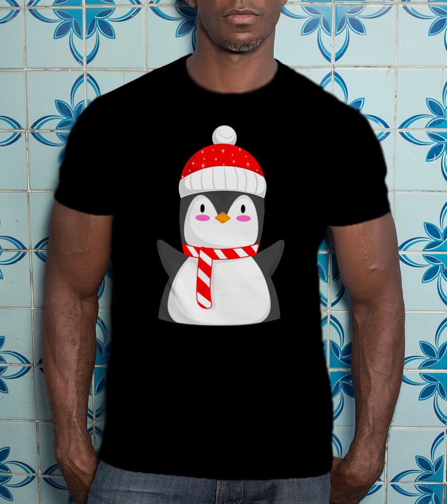 Pinguine Christmas Winter Penguin With Red Snowy Hat And Striped Scarf T-Shirt