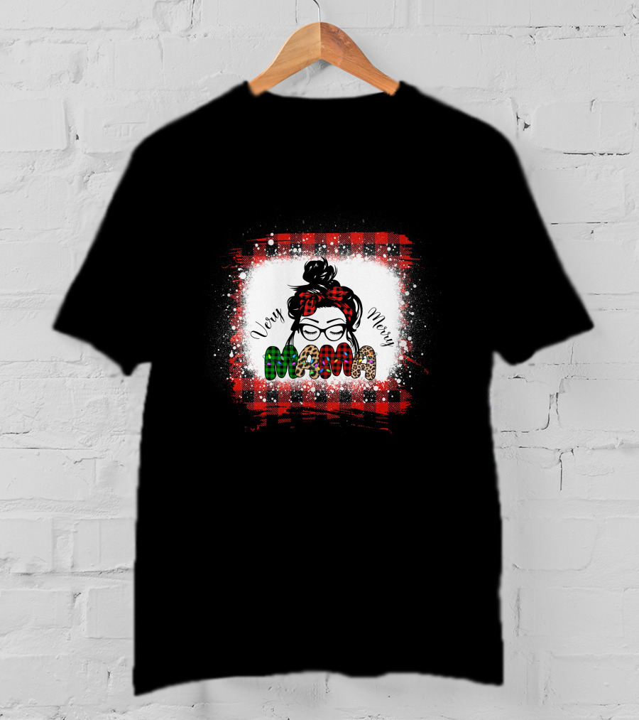 Very Merry Mama Christmas Plaid Bun Glasses T-Shirt