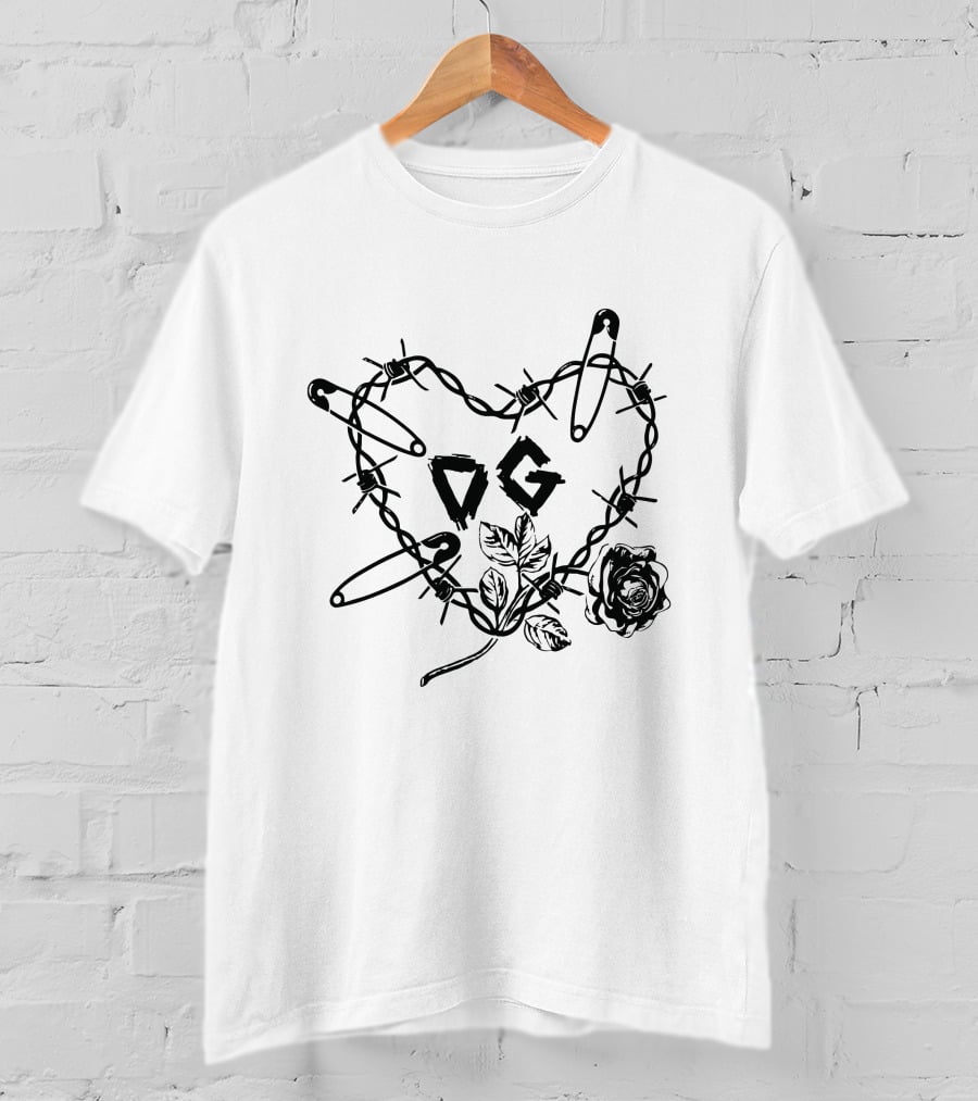 DG Barbed Wire Heart Safety Pin Rose Print T-Shirt