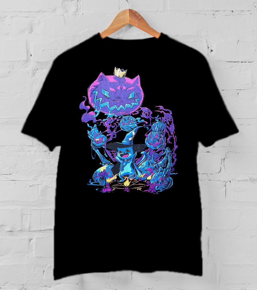 LIRIK HALLOWEEN Cat Wizard With Crown And Glowing Pumpkins T-Shirt