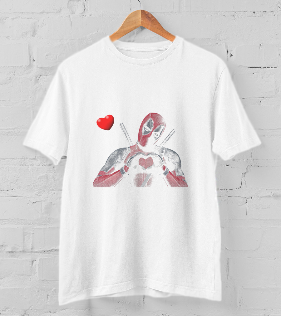 I Bet It Feels Huge In This Hand Deadpool Heart Emoji T-Shirt