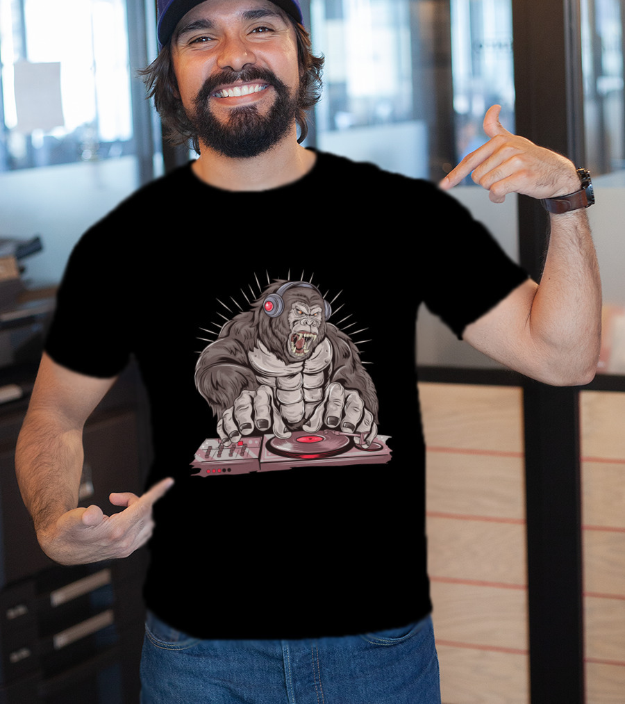 Funny Gorilla DJ With Headphones And Turntable T-Shirt
