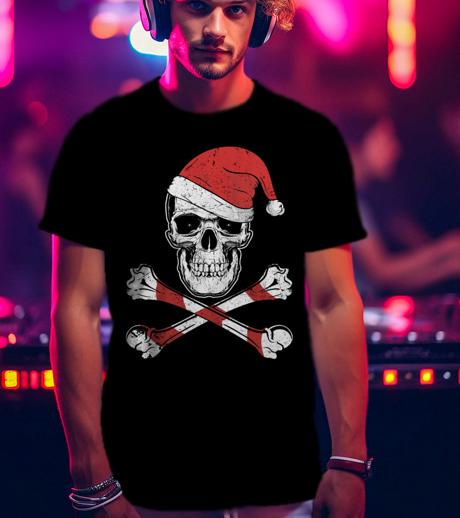 Pirate Jolly Roger Santa Hat Skull Christmas T-Shirt