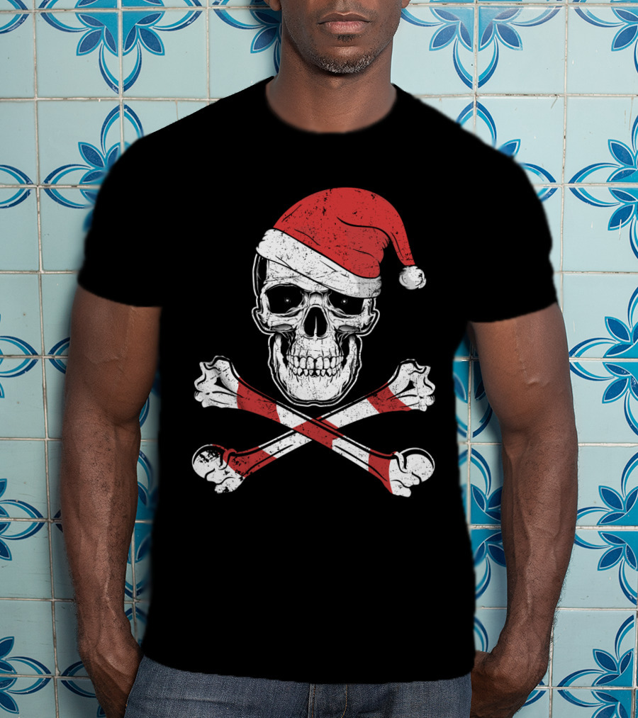 Pirate Jolly Roger Santa Hat Skull Christmas T-Shirt
