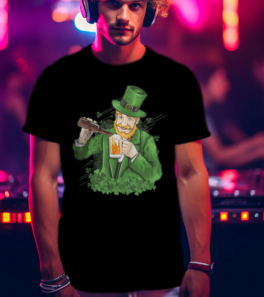 St Patrick's Day Leprechaun Pouring Shamrock Beer T-Shirt