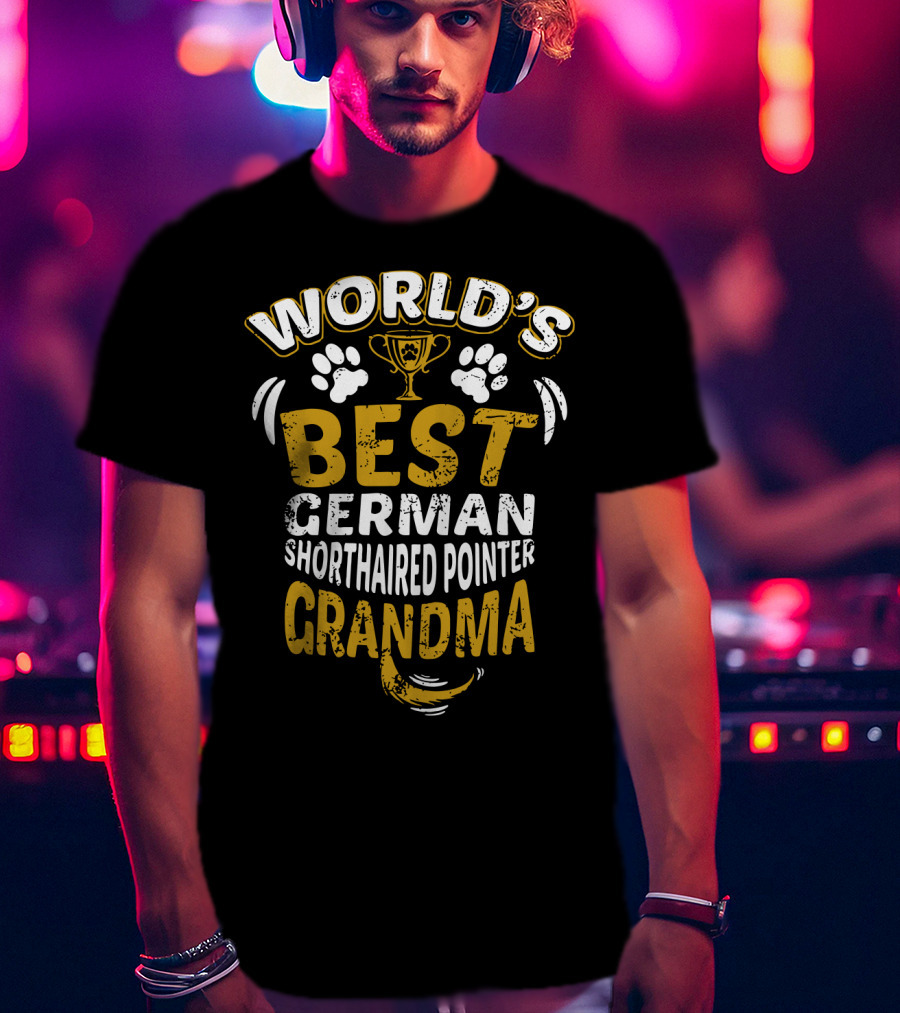 World's Best German Shorthaired Pointer Grandma With Trophy And Paw Prints T-Shirt