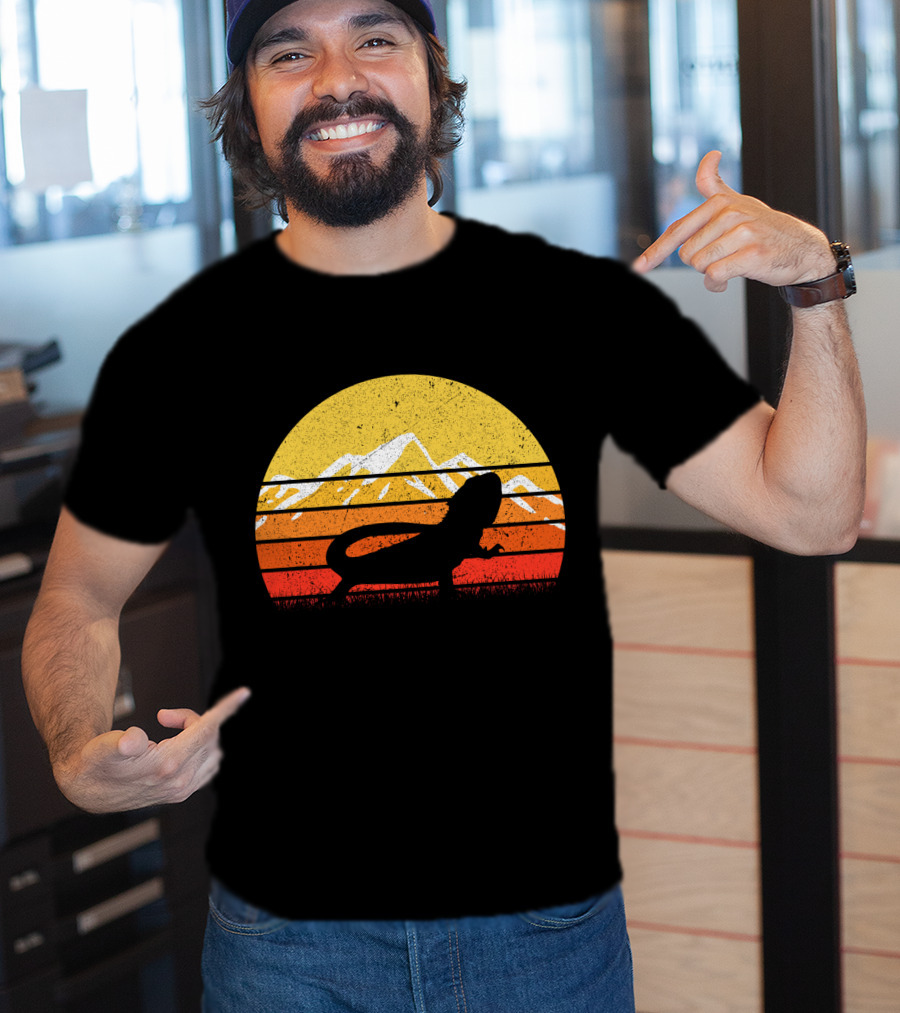 Retro Vintage Bearded Dragon Sunset Silhouette Mountain Stripe T-Shirt