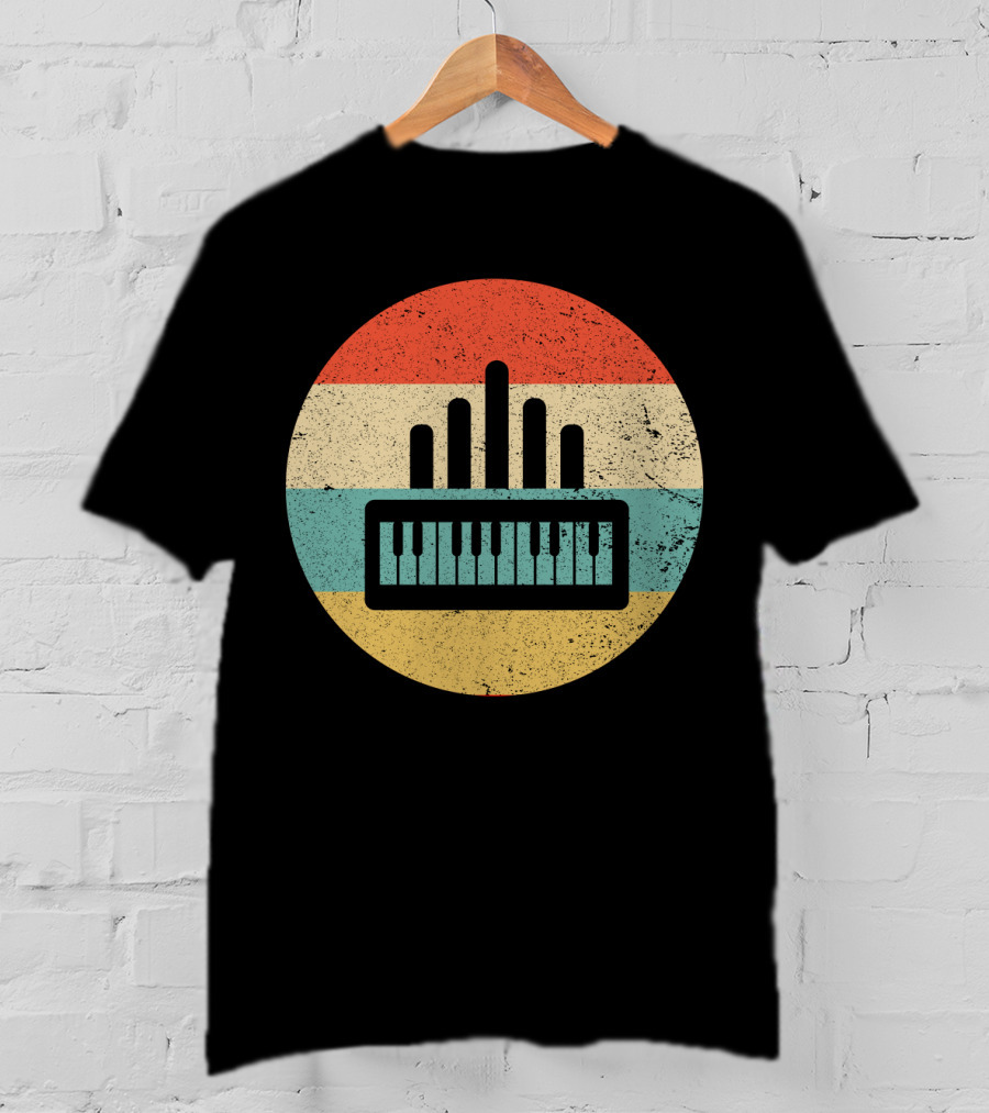 Vintage Retro Organ Keyboard With Striped Circle T-Shirt