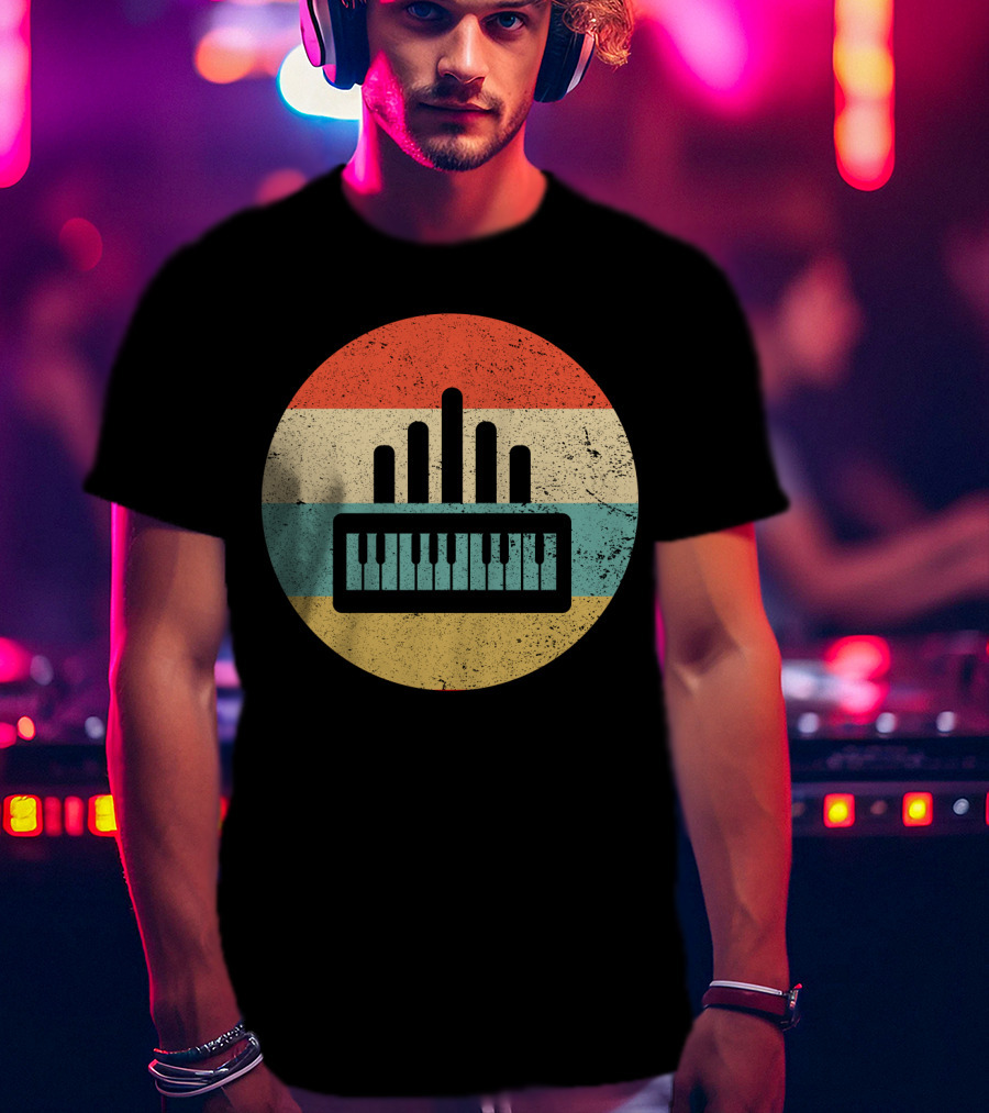 Vintage Retro Organ Keyboard With Striped Circle T-Shirt