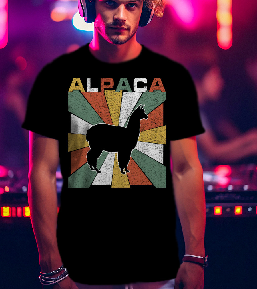 Alpaca Retro 70s Silhouette Vintage Colors T-Shirt