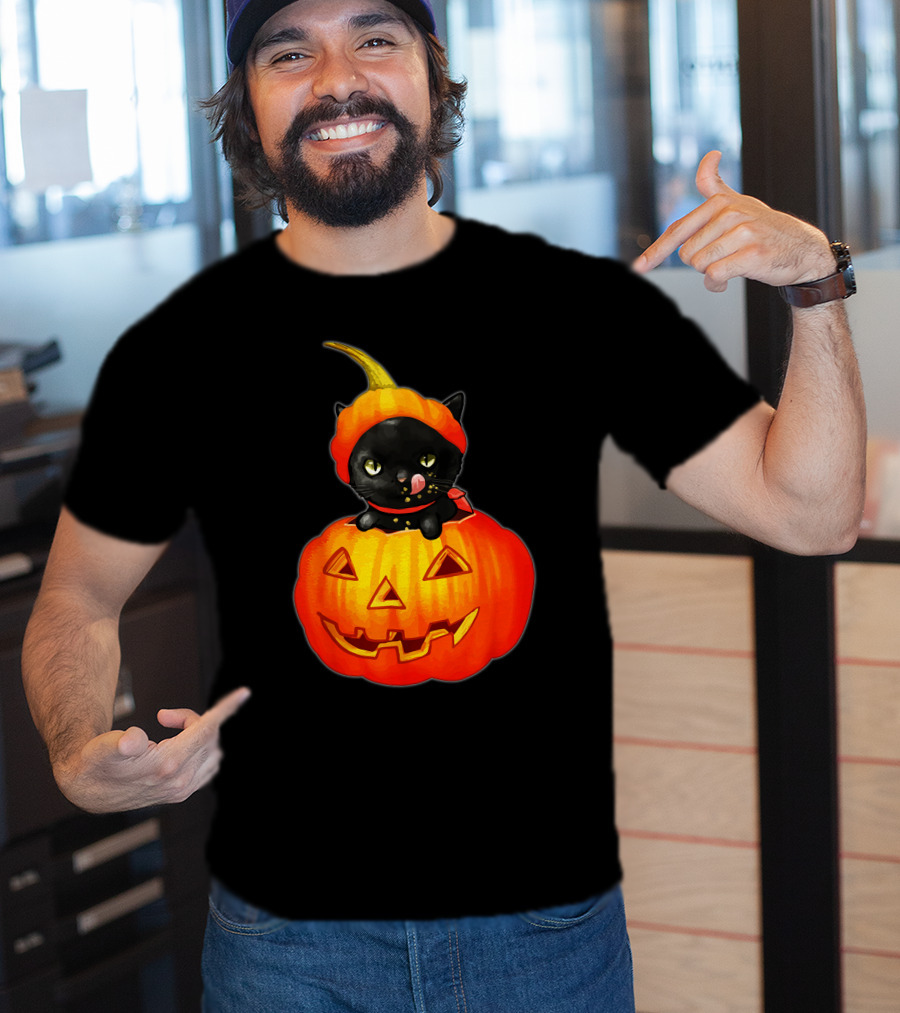 Funny Halloween Cats And Pumpkins With Scary Black Cat T-Shirt