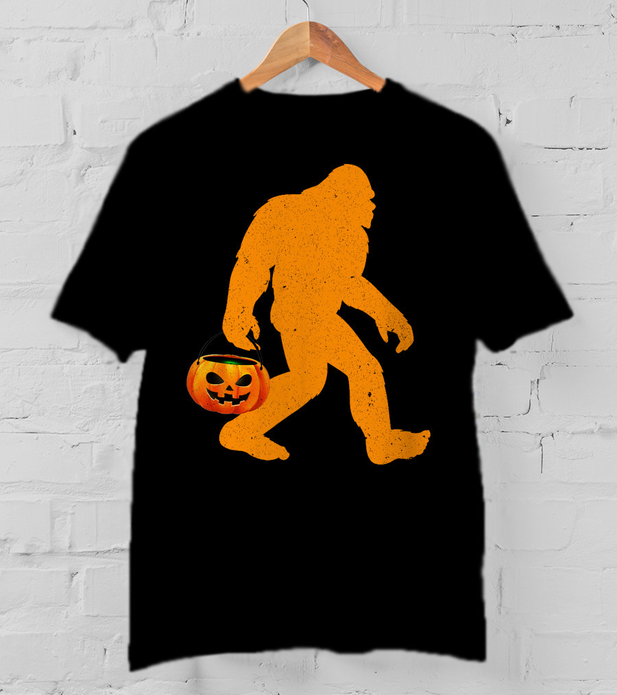 Funny Bigfoot Halloween Jack-o'-Lantern T-Shirt