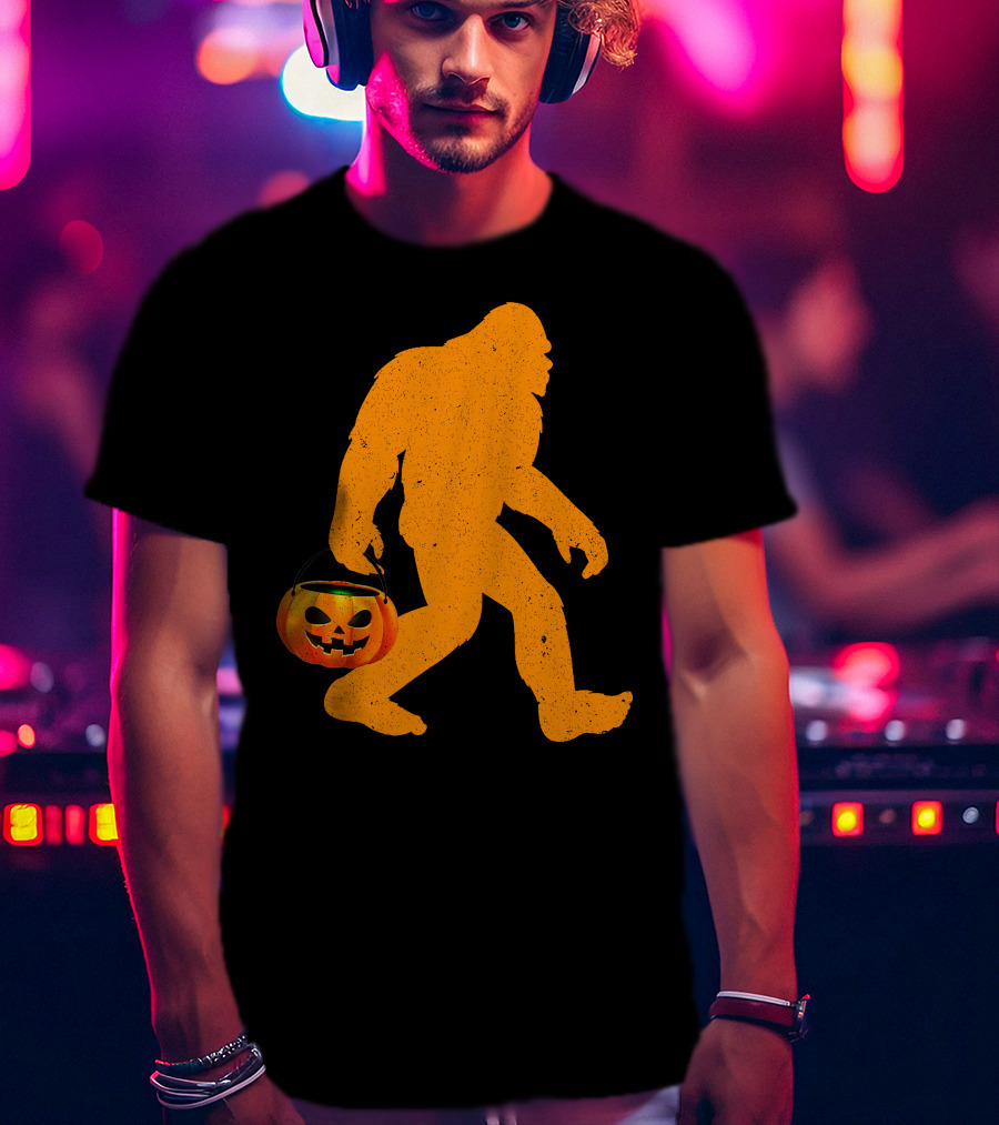 Funny Bigfoot Halloween Jack-o'-Lantern T-Shirt