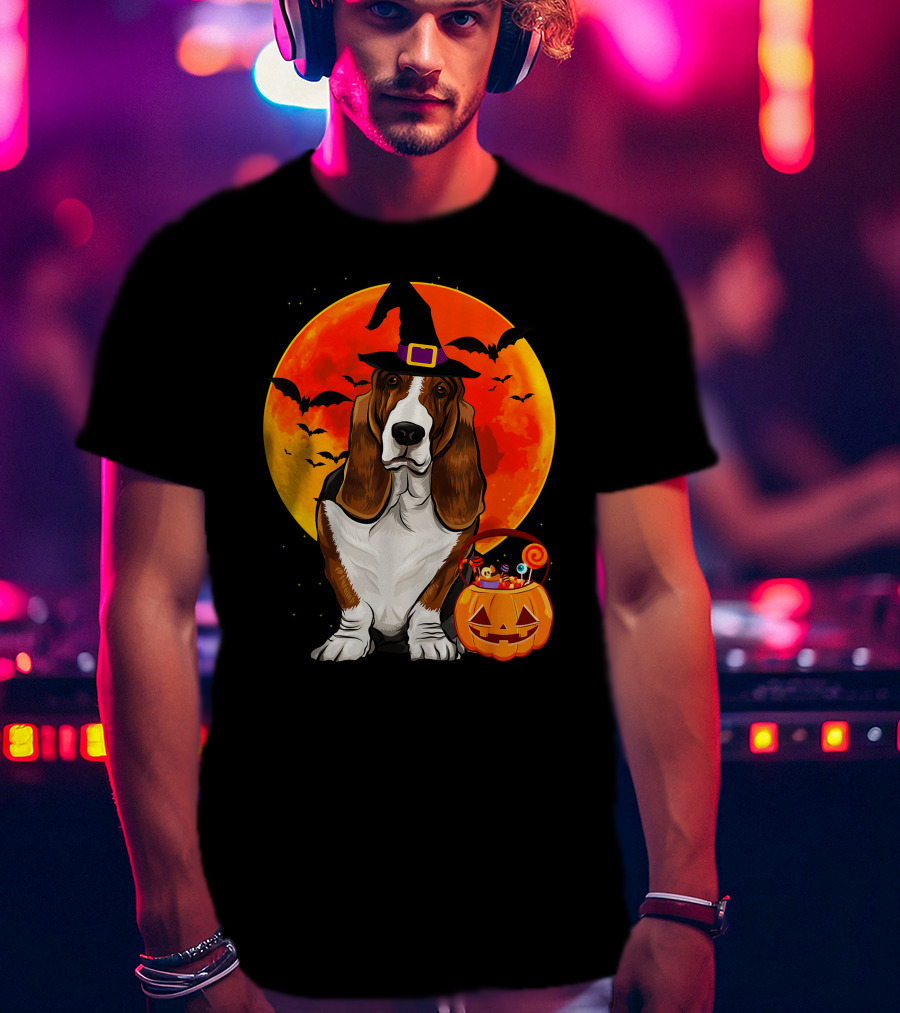 Basset Hound Witch Hat Halloween Pumpkin Candy Holder With Full Moon And Bats T-Shirt