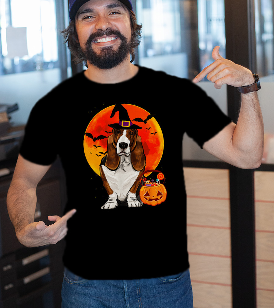 Basset Hound Witch Hat Halloween Pumpkin Candy Holder With Full Moon And Bats T-Shirt