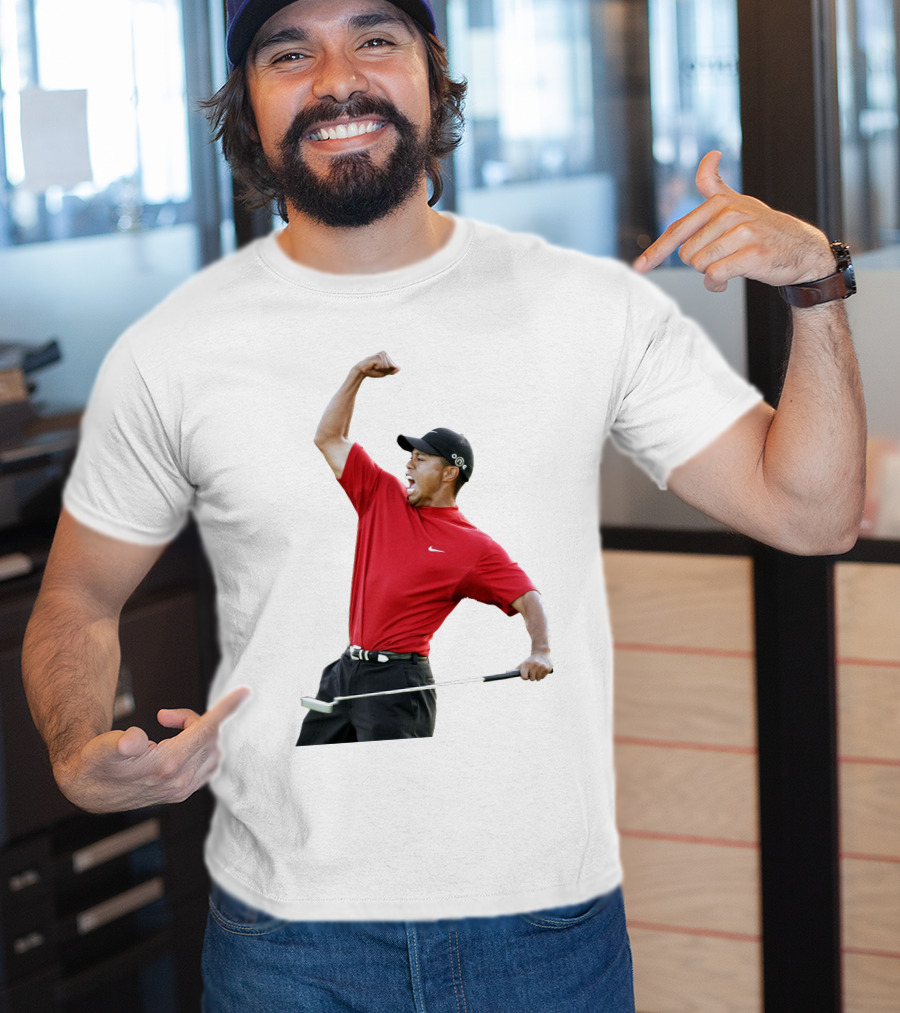 Tiger Woods Golf Victory Red Putter T-Shirt
