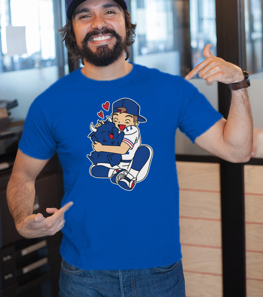 Gotta Throw 'Em All Cute Buffalo Hugging Sports Fan With Hearts T-Shirt