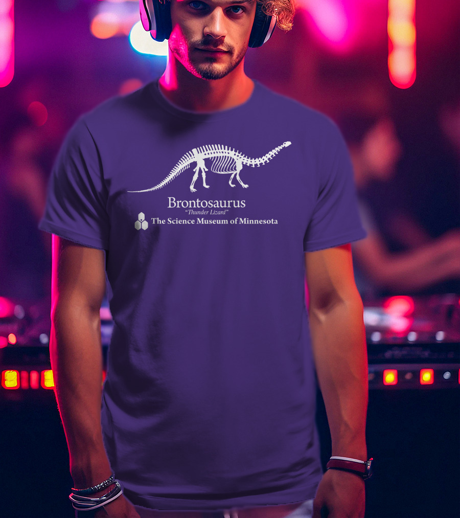 Brontosaurus Thunder Lizard Dinosaur Skeleton The Science Museum Of Minnesota T-Shirt