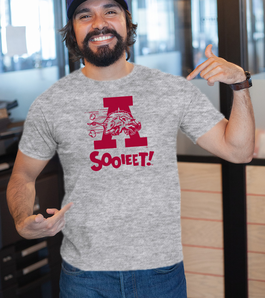 Eric Musselman Wearing Arkansas Razorbacks Logo Sooieet T-Shirt