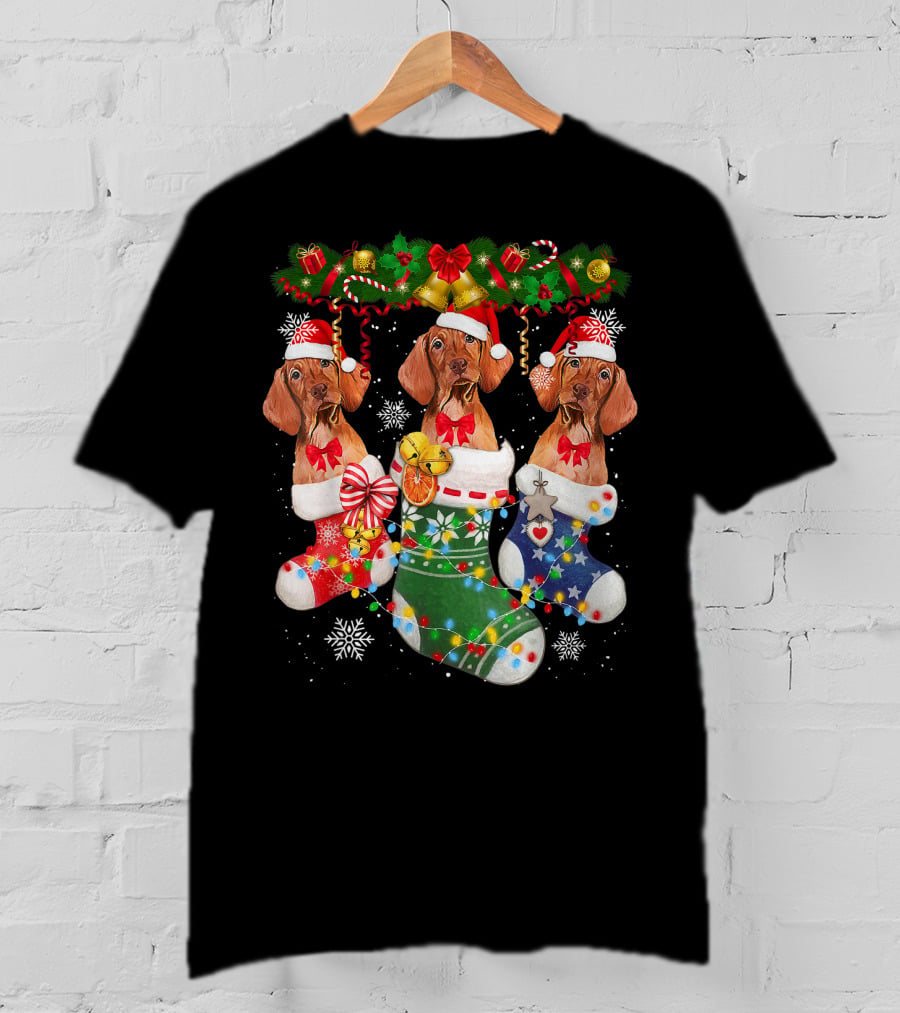 Vizsla Dogs In Christmas Stockings With Santa Hats And Holiday Decorations T-Shirt