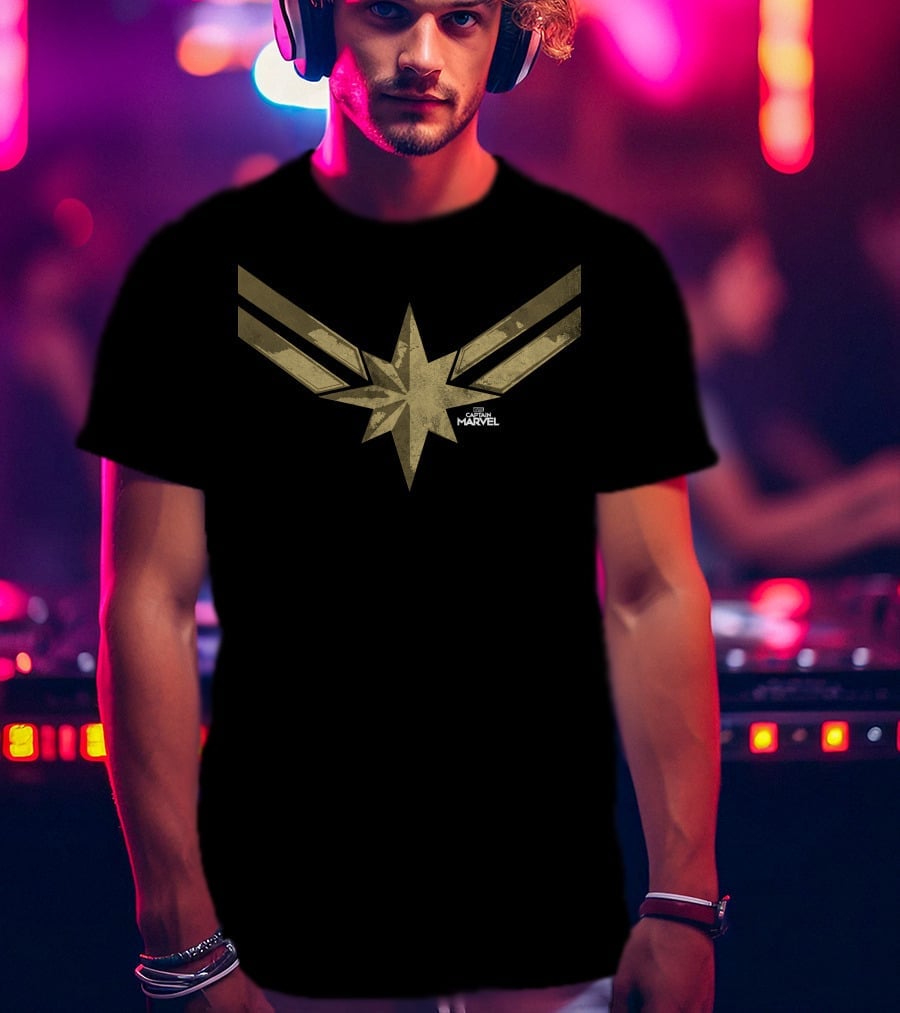 Captain Marvel Simple Gold Star Emblem With Subtle Shadow T-Shirt