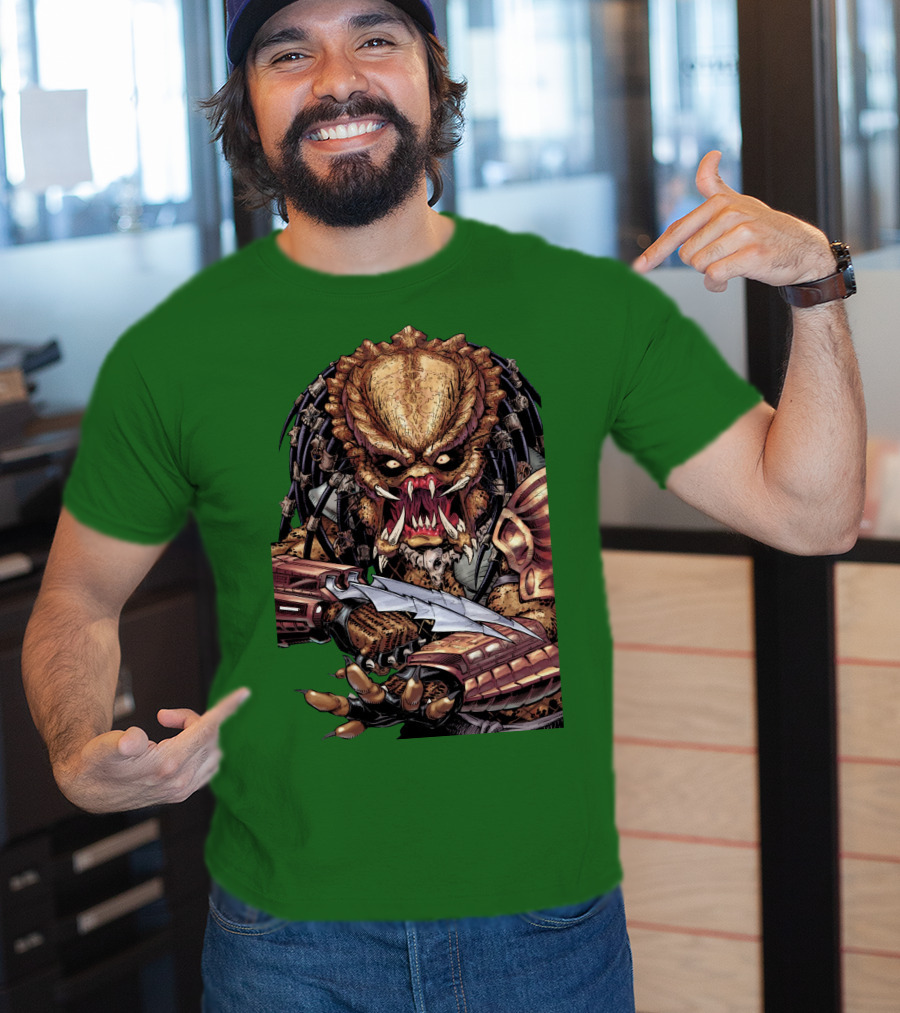 Predator Alien Holding Blade Comic T-Shirt