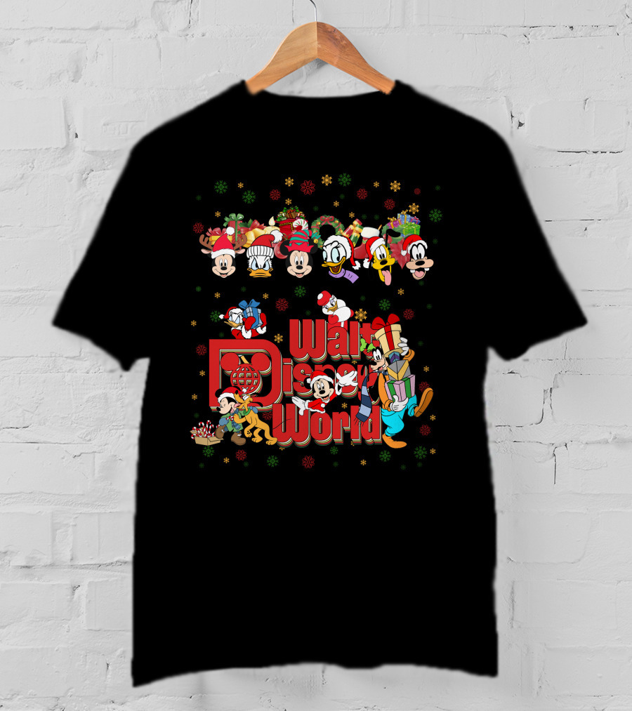 Walt Disney World Xmas Mickey Donald Goofy Christmas T-Shirt