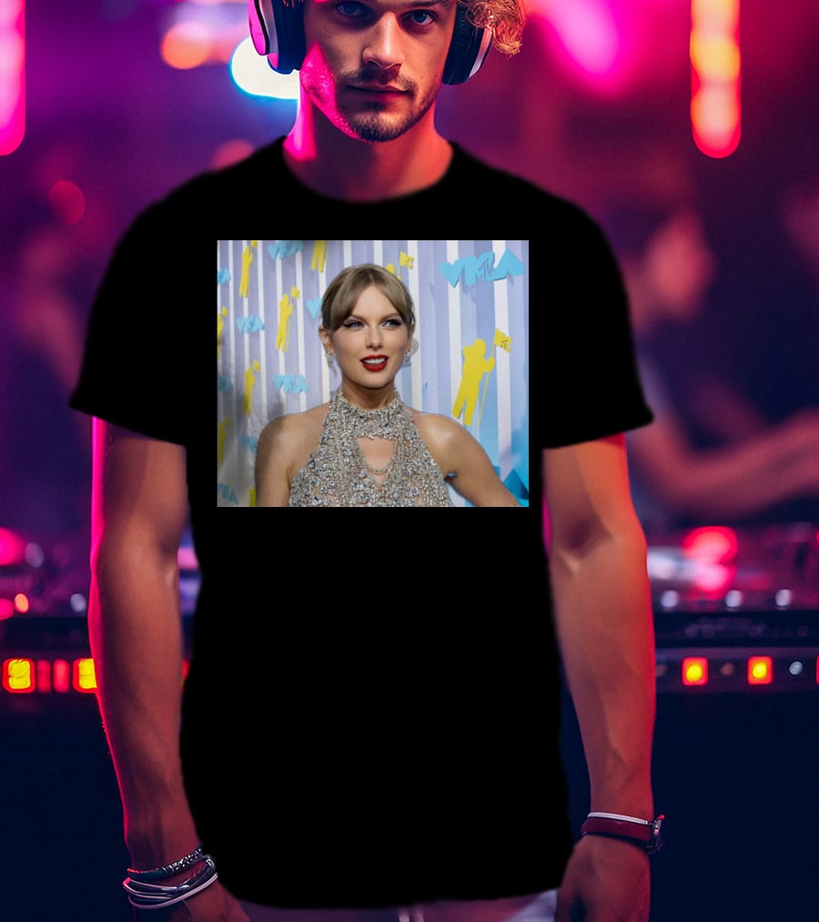 Taylor Swift MTV VMA Red Carpet Look With Silver Sequin Dress T-Shirt