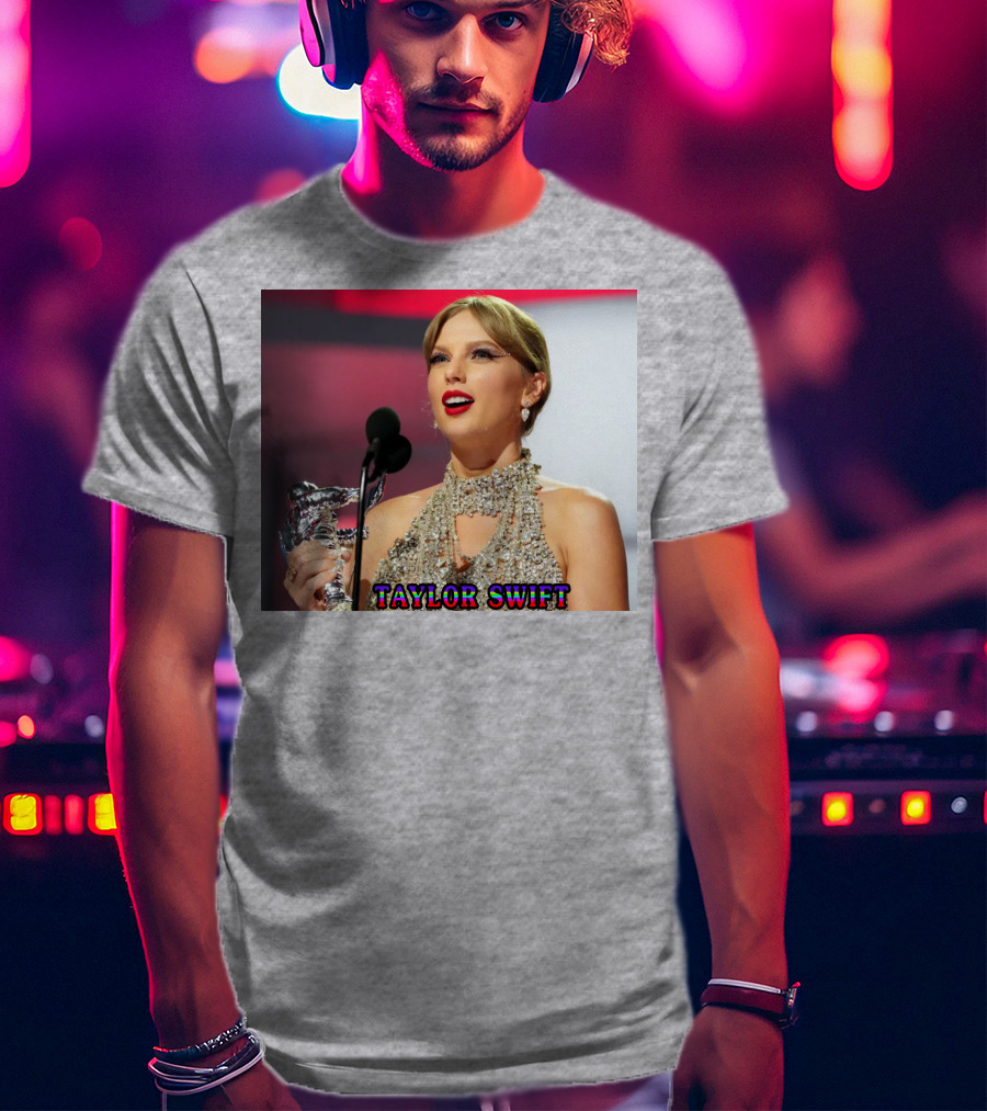 Taylor Swift Singer Songwriter Award Moment T-Shirt