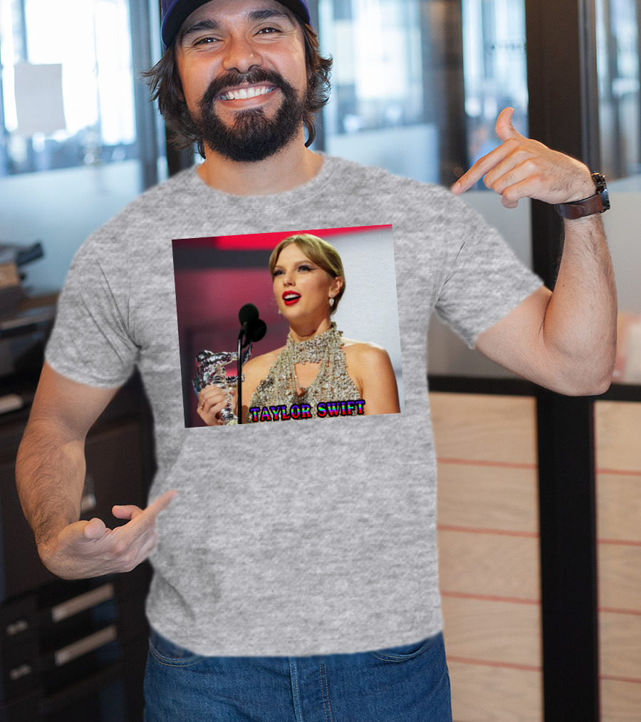 Taylor Swift Singer Songwriter Award Moment T-Shirt