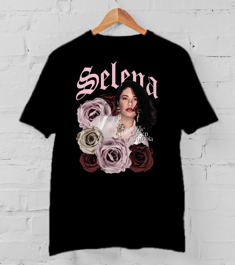Selena The Queen Of Cumbia Surrounded By Floral Roses T-Shirt