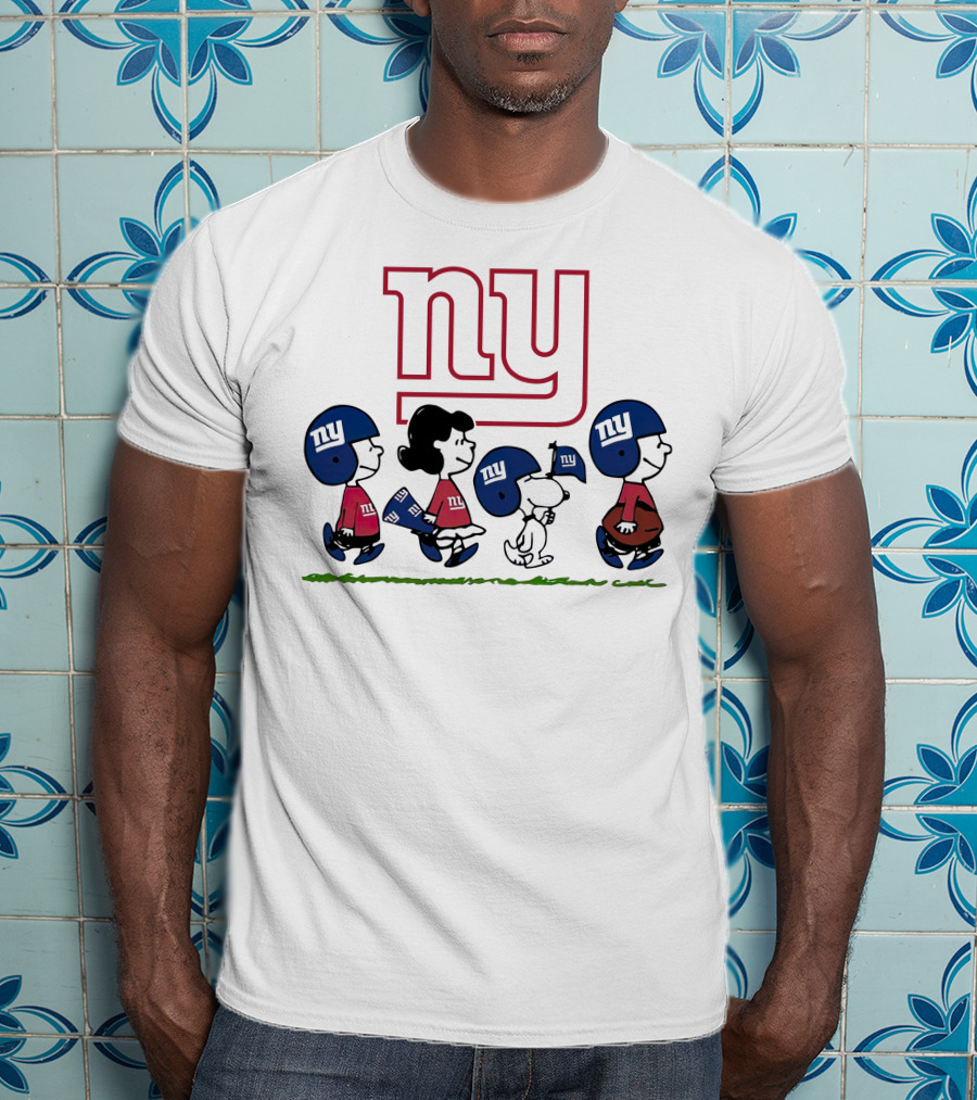 Peanuts Snoopy New York Giants Football Team NFL Characters T-Shirt