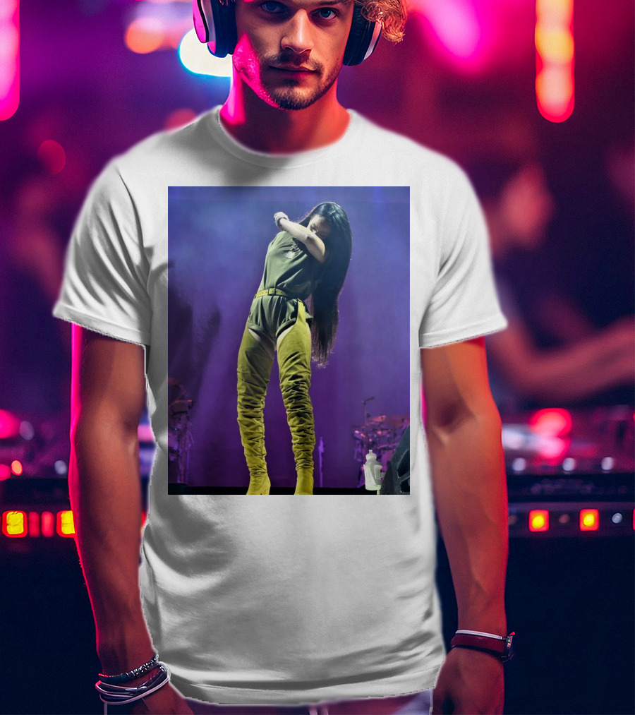 Rihanna Performing Live At Made In America Festival T-Shirt
