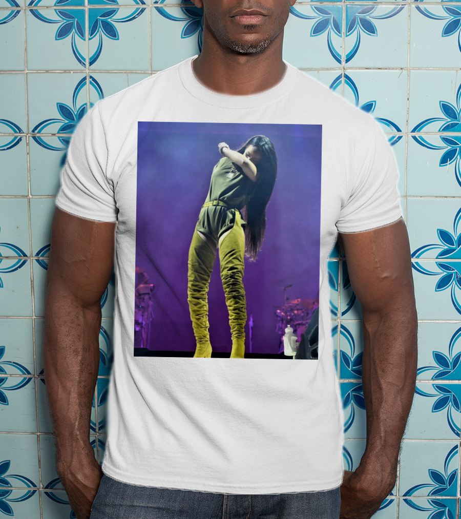 Rihanna Performing Live At Made In America Festival T-Shirt