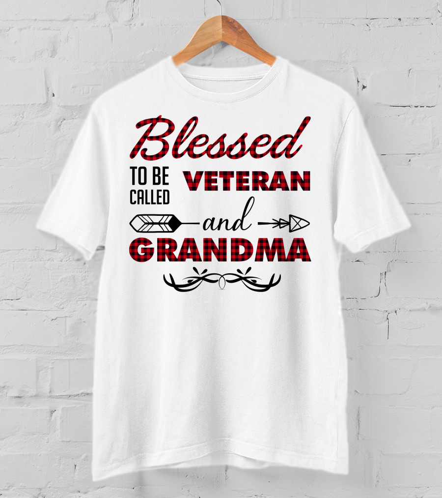 Blessed To Be Called Veteran And Grandma Buffalo Plaid Arrow Antlers T-Shirt