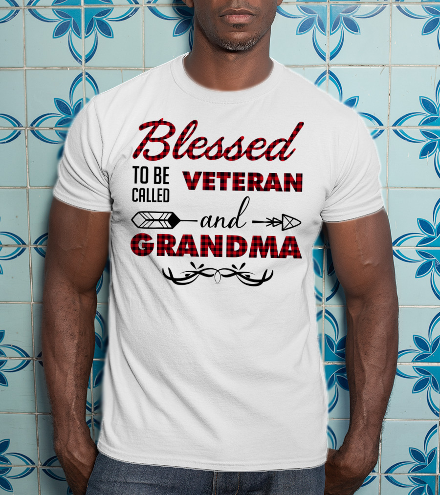Blessed To Be Called Veteran And Grandma Buffalo Plaid Arrow Antlers T-Shirt