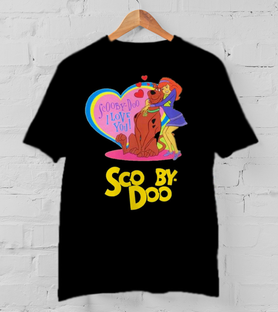 Scooby-Doo I Love You Heart And Hug With Daphne T-Shirt