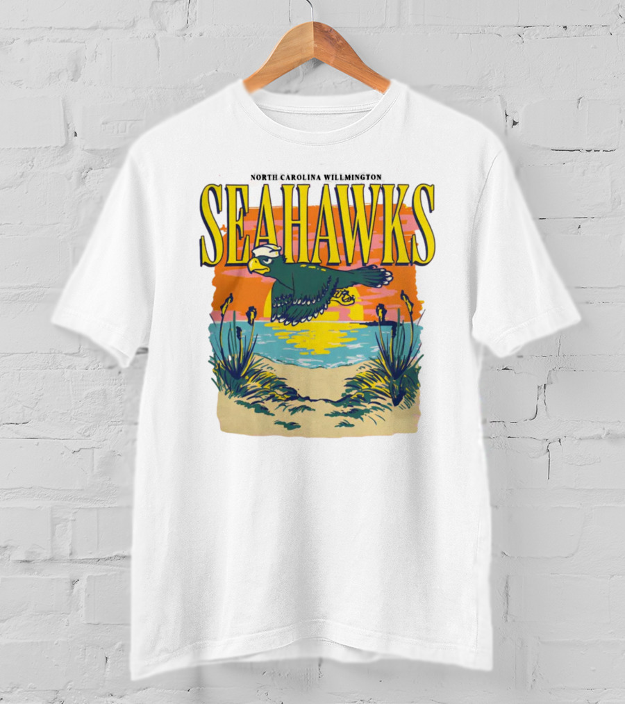 North Carolina Wilmington Seahawks Throwback Retro Beach Sunset Scene T-Shirt