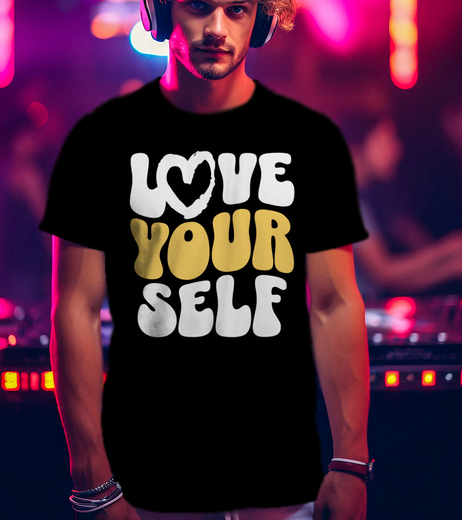 Love Your Self Heart Wavy Typography T-Shirt
