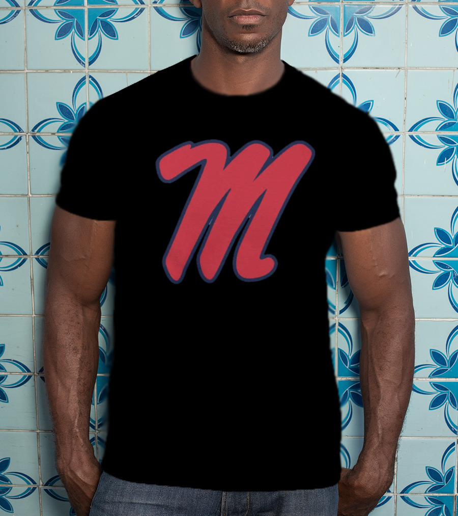 Ole Miss Rebels Legend M T-Shirt
