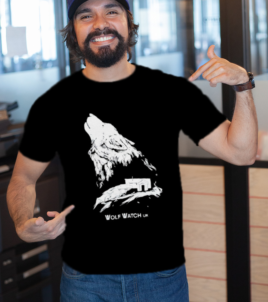 Wolf Watch UK Howling Wolf Nature Scene T-Shirt