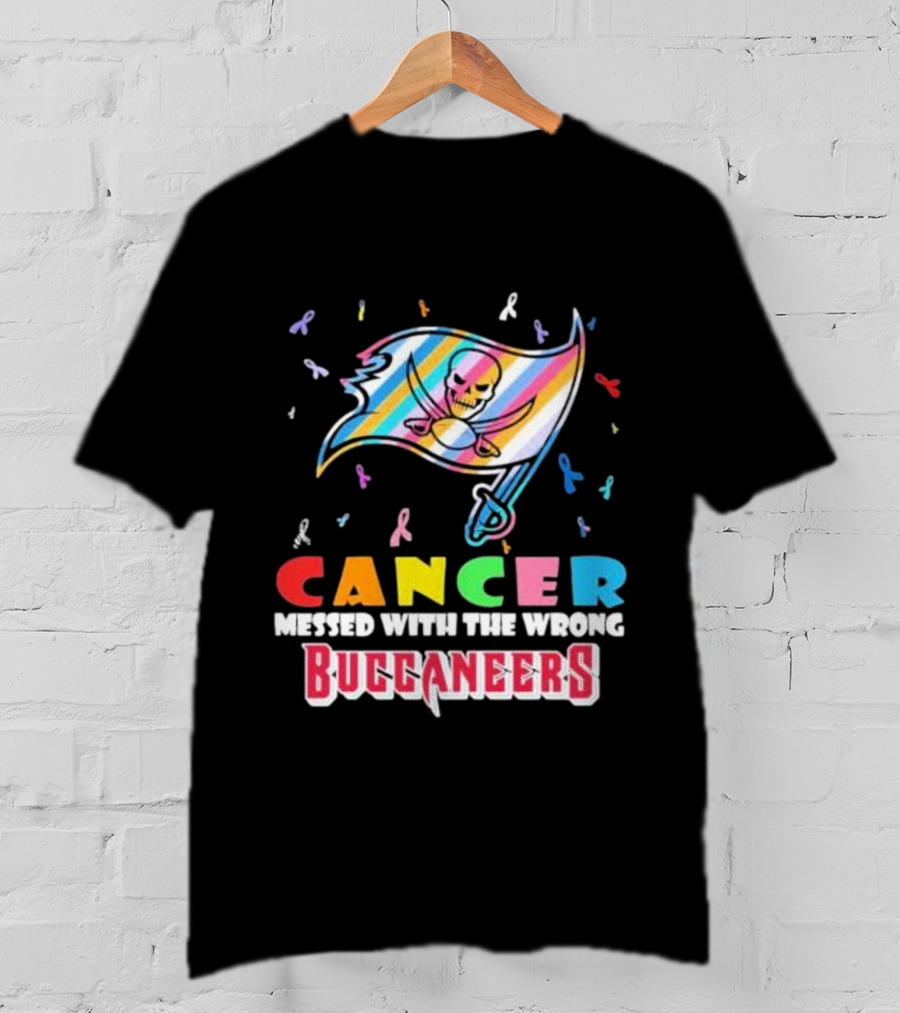 Cancer Messed With The Wrong Buccaneers Rainbow Skull Flag And Ribbons T-Shirt