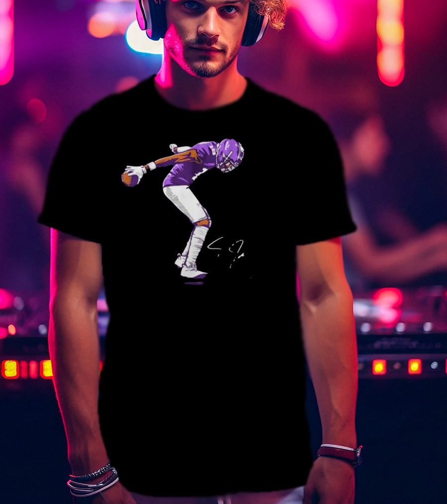 Justin Jefferson Football Superstar Pose In Purple And White T-Shirt