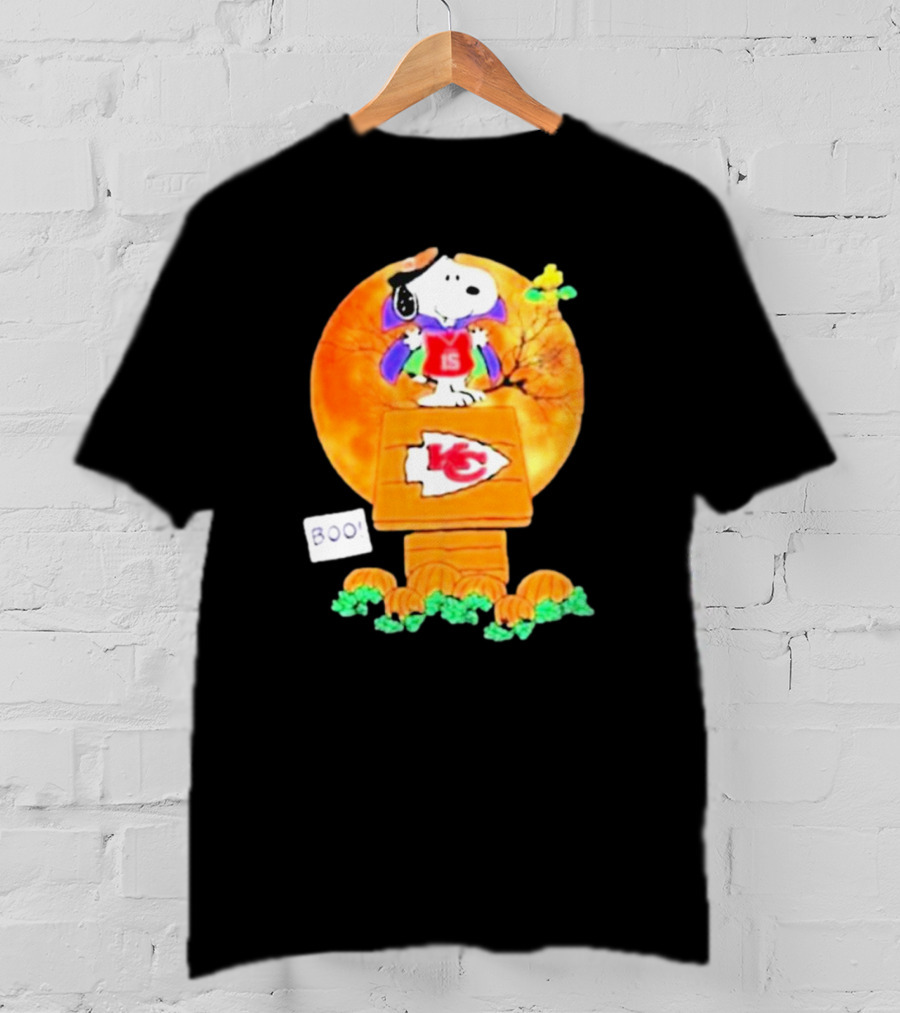 Snoopy Woodstock Witch Boo Kansas City Chiefs Halloween Peanuts Charlie Brown 15 T-Shirt