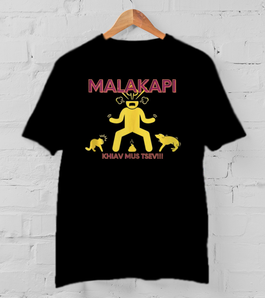 MALAKAPI Khiav Mus Tsev Funny Angry Figure Surrounded By Animals T-Shirt