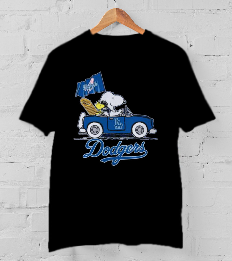 Snoopy And Woodstock Driving LA Dodgers Car With Flag T-Shirt
