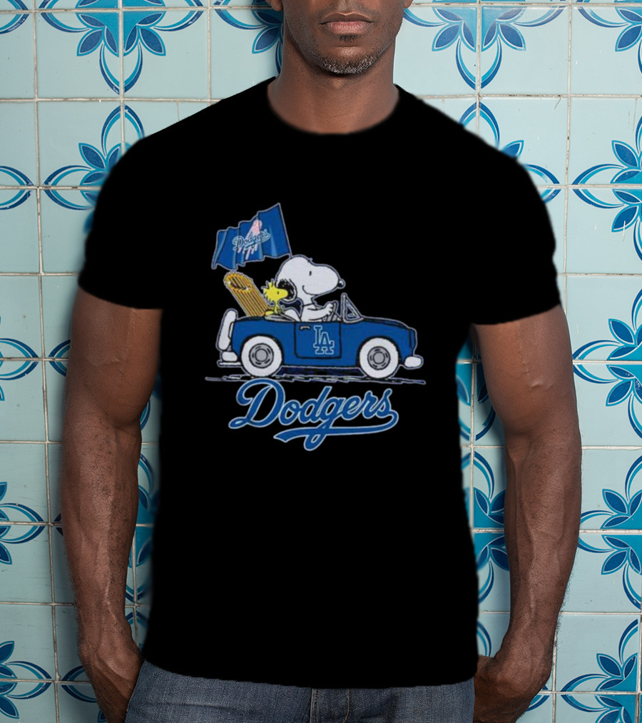 Snoopy And Woodstock Driving LA Dodgers Car With Flag T-Shirt