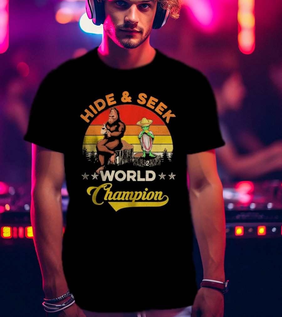Hide And Seek World Champion Bigfoot Alien Vintage Retro T-Shirt