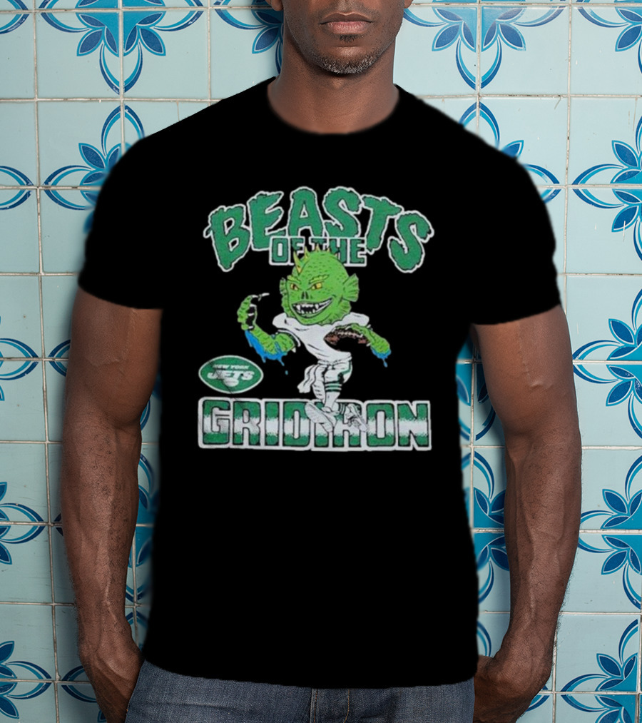 New York Jets Beasts Of The Gridiron Monster Holding Football T-Shirt