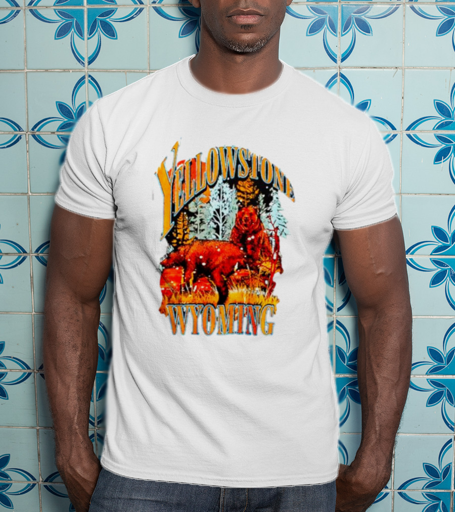 Yellowstone Wyoming Bears Wildlife Scenery T-Shirt